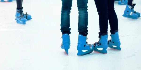 eislaufen im Sportpark auf Klassenfahrt nach Duisburg