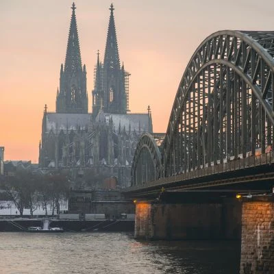 Blick auf den Kölner Dom auf Klassenfahrt nach Köln
